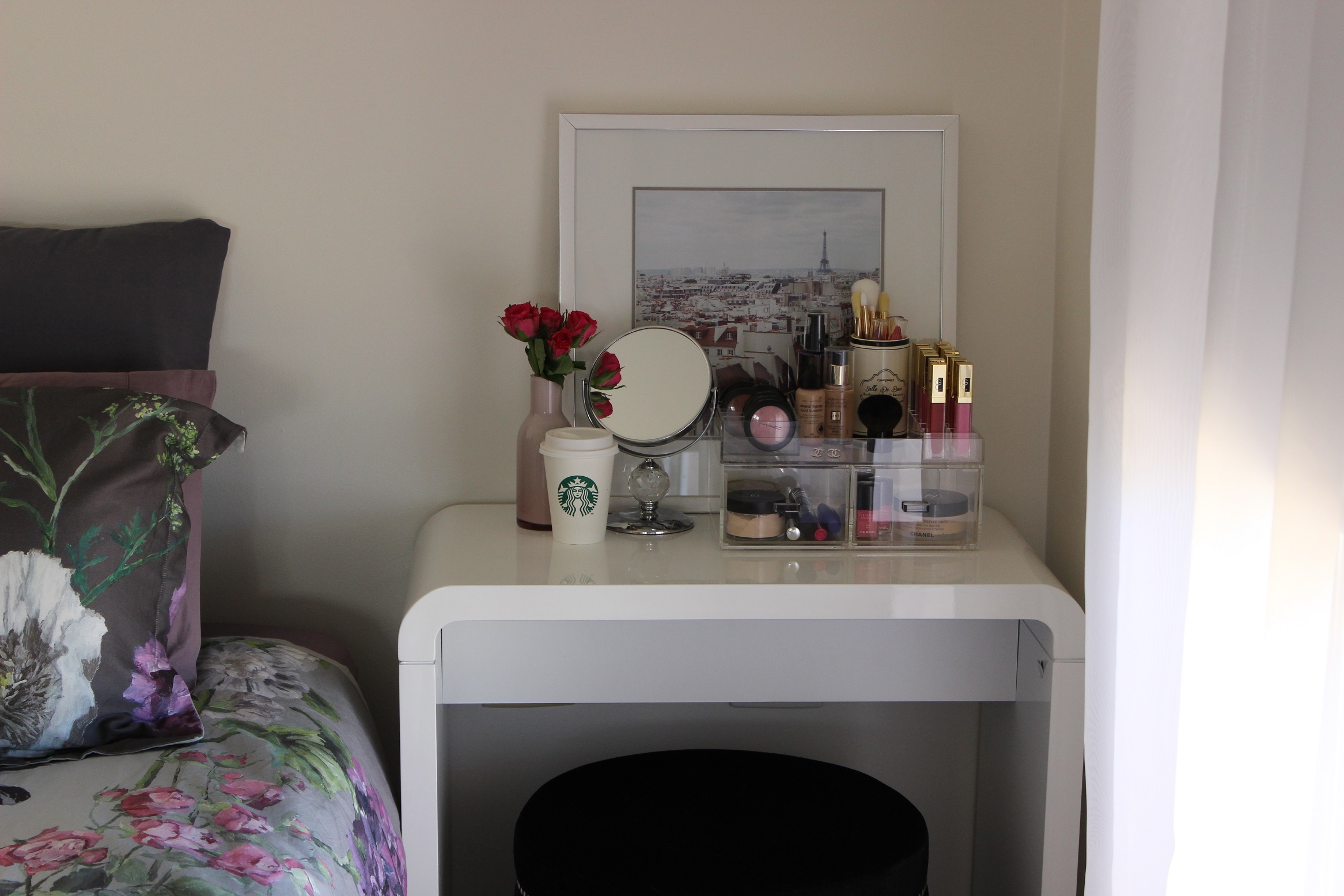 Mægtig Mark Plys dukke Makeup Vanity for Small Spaces - The Makeup Box Shop